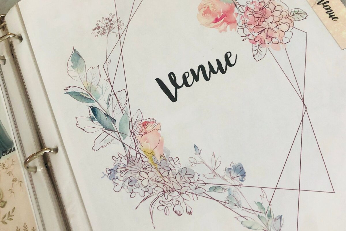 Chic Wedding Binder with Custom Tabs & Printables — 📊 📌 romanticize your routine