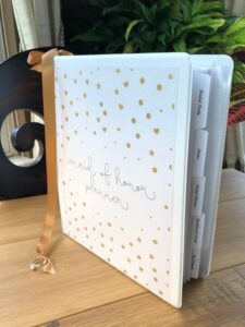 Maid of Honor DELUXE Wedding Planner Book & Binder | DIY Wedding Planning Organizer | Bridal Shower Gift | Etsy — 🎨 🪄 secret to staying productive