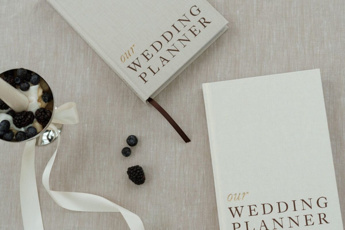 Pretty & Practical: 11 Must-Have Wedding Planner Books for 2026 — 🕯️ ☁️ romanticize your routine