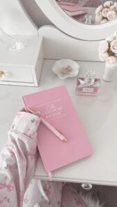 📌 📝 romanticize your routine: Pink Gratitude Journal for Creative Inspiration