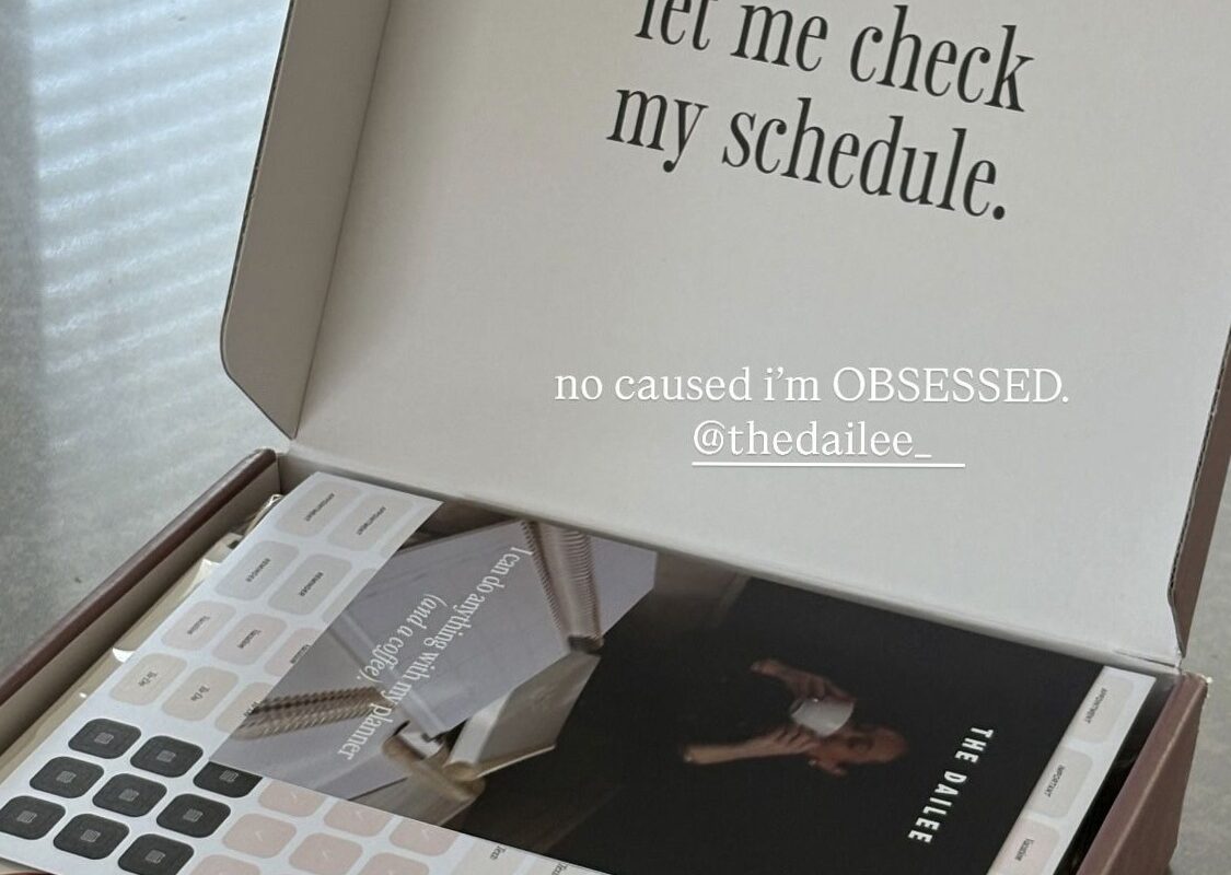 🌸 👰 secret to staying productive: 2025-2026 Daily Planner | Digital Design & Creative Assets