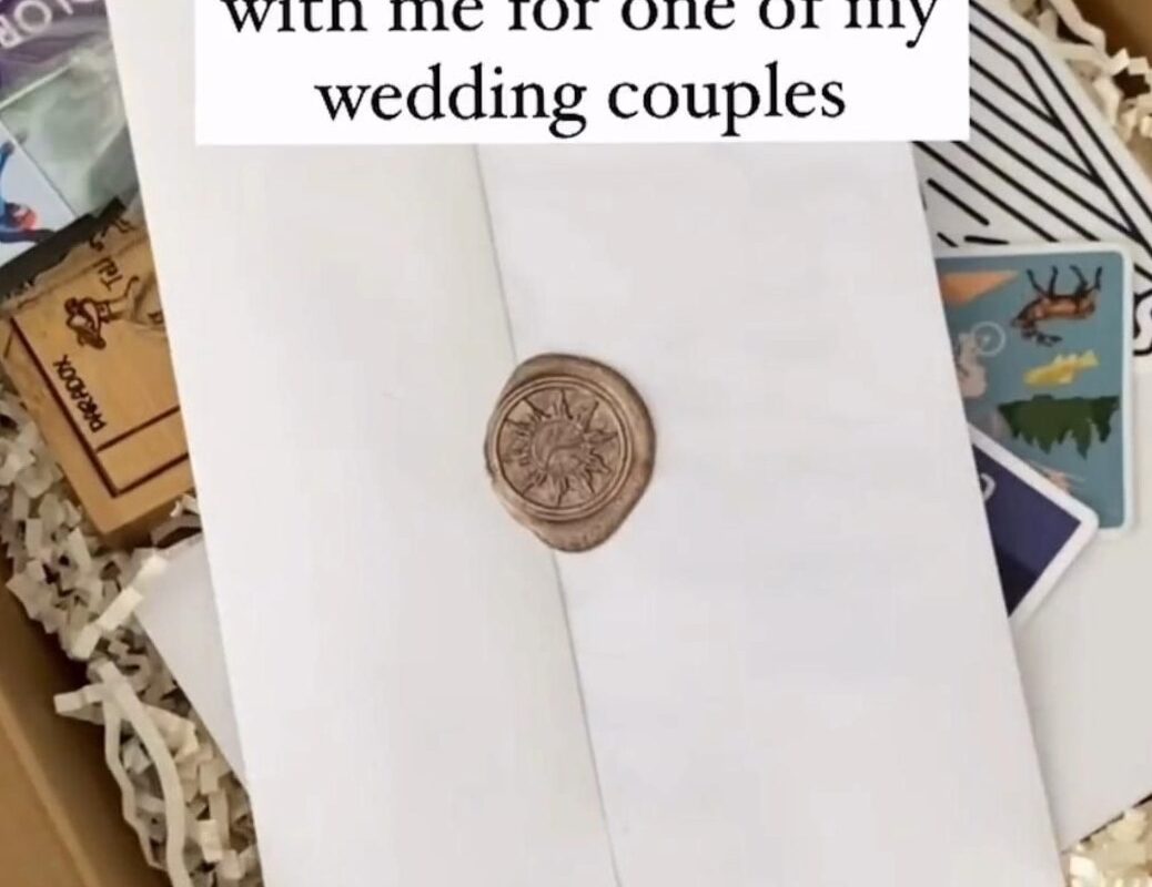 📌 📌 stay inspired all year long: Client & Wedding Gift Ideas | Creative Packaging & Digital Designs