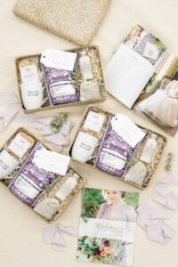 🥂 🥂 Custom Client Gifts for Midwest Wedding Photography | Kelly Grace Photography | stay inspired all year long