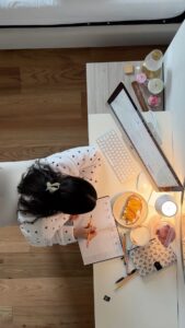 🎀 🌿 Fall Aesthetic Girl Studying Ins… | dream life manifestation