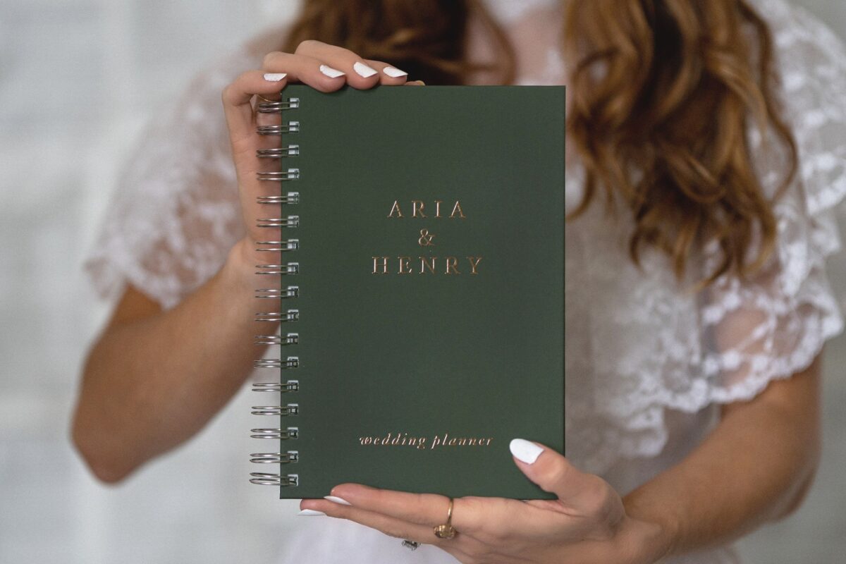 🤍 🎀 romanticize your routine: Elegant Forest Green Wedding Planner with Rose Gold Foil & Custom Design