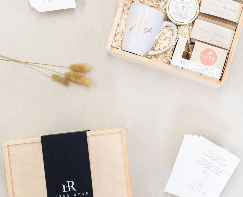 📁 🖇️ secret to staying productive: Top 6 Gifts for Couples — Wedding Photographer Edition