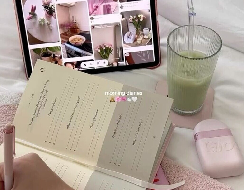 🤍 🌿 stay inspired all year long: Space-Themed Digital Planner Assets