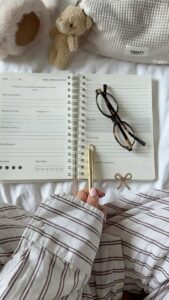 🕯️ 🤍 The Five Minute Journal by Intelligent Change | romanticize your routine